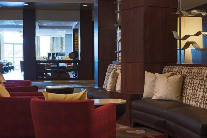 Lobby lounge