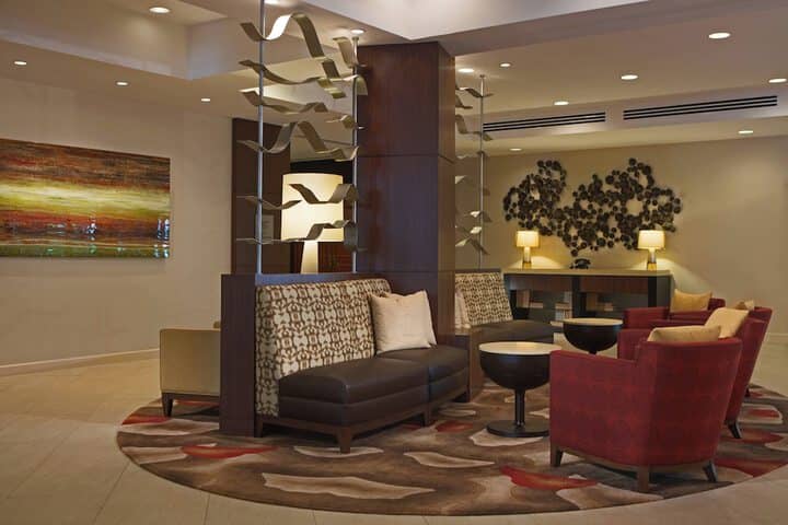 Lobby lounge